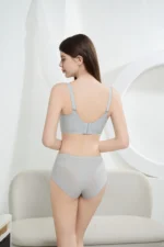 Cooling Latex Bra 2274 Model 21
