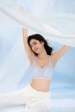 Cooling Seamless Bra 2311 Model 17