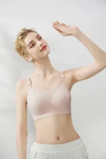 Curvy Comfort Bra 2277 Model 3