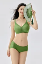 Heritage Embroidery Bra 2296 Model 6