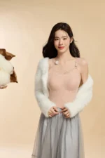 Winter Camellia Vest 6114 Model 16