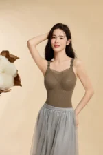 Winter Camellia Vest 6114 Model 4