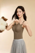 Winter Camellia Vest 6114 Model 6