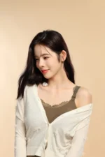 Winter Camellia Vest 6114 Model 8